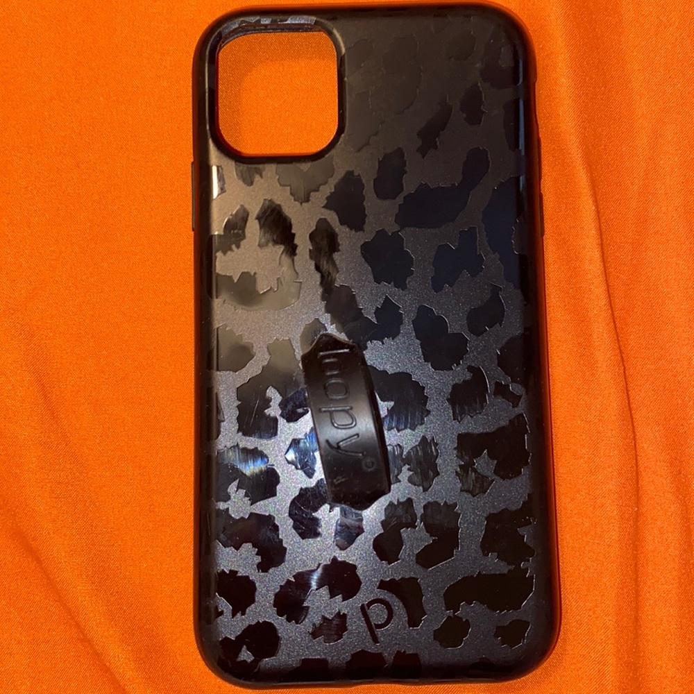 Loopy phone case. Great condition. Iphone 11/Xr. In the color “Midnight Leopard”